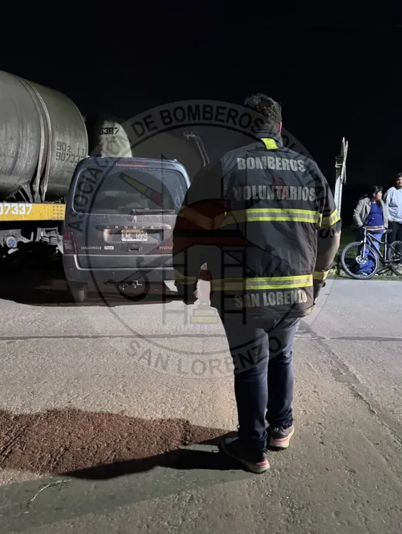 ⚠️SINIESTRO VIAL⚠️📆 27-04-2026⏰20-30hs🚒 M08📍Santiago del Estero y Thompson Se recibe aviso po (1)