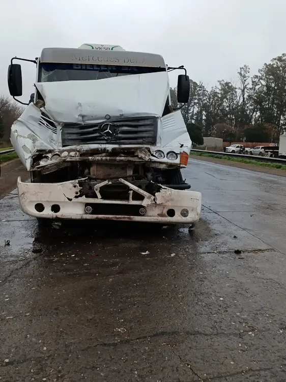 🚒🚨Siendo las 10-50 hs, somos alertados por un accidente por alcance que involucró a tres cami