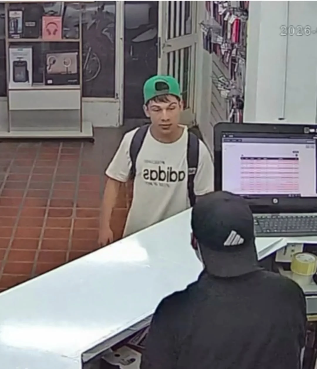 Si vieron que abrimos el local nuevo en el centro de san lorenzo Bueno, ya lo bautizaron.NOS ROB