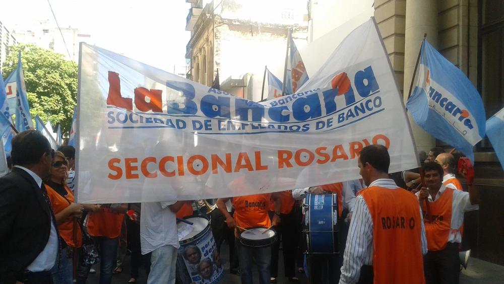 la_bancaria_rosario_paro_marcha_crop1517522479791