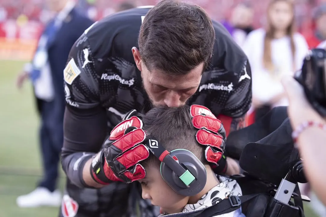 Retratos de otra noche victoriosa en casa  #TodoRojo
