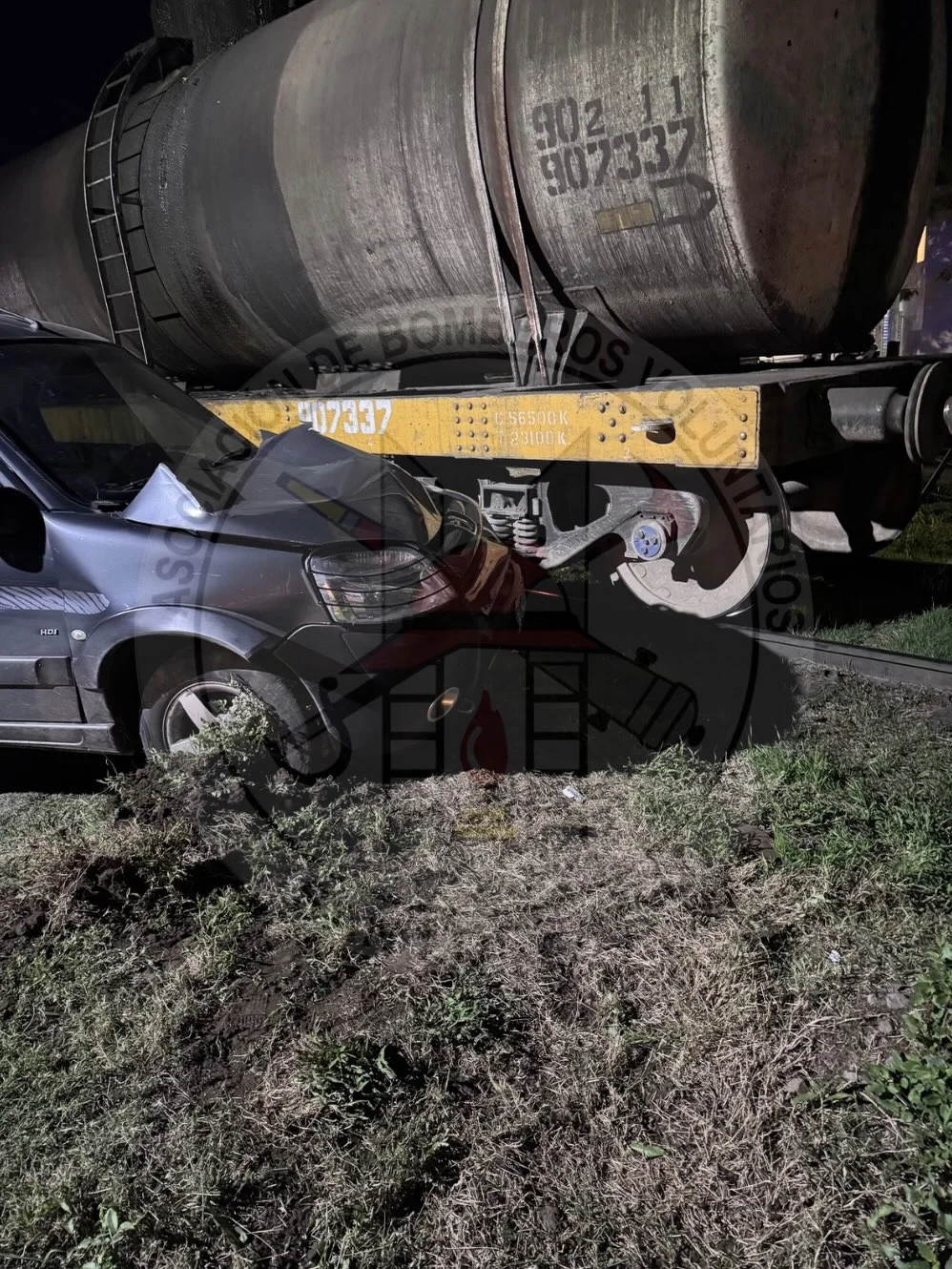⚠️SINIESTRO VIAL⚠️📆 27-04-2026⏰20-30hs🚒 M08📍Santiago del Estero y Thompson Se recibe aviso po