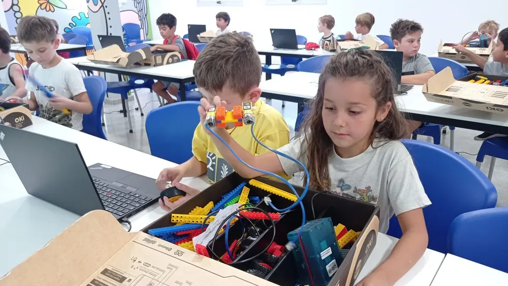 b42e231f-2ca8-4bc5-b167-d5063bcd41c0