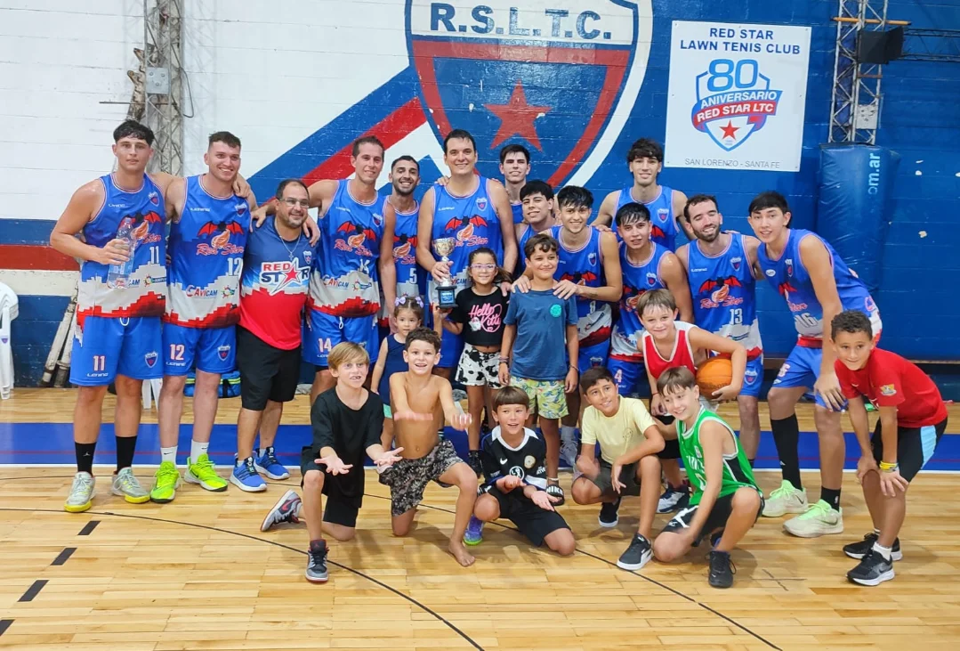 RED STAR CAMPEÓN DE LA COPA COMBATE DE SAN LORENZO Red Star se quedó con el trofeo 🏆del cuadra